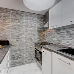 Cute In Valley 아데제