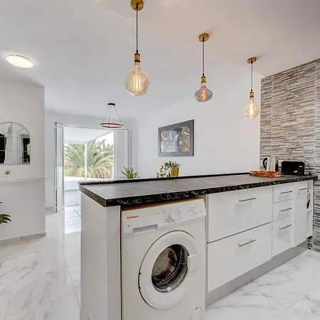 Cute In Valley 아데제